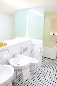 Koupelna v ubytování Boutique Hotel Yöpuu