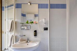 A bathroom at Hotel San Francesco e il lupo Még 37 kép
