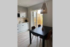 Η κουζίνα ή μικρή κουζίνα στο Järvsö Sport Resort- Lgh B