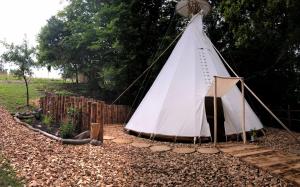 Zahrada ubytování Glamping Nad Meandry