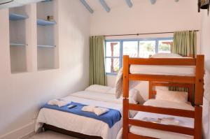 Laureles de la Villa tesisinde bir ranza yatağı veya ranza yatakları