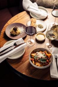Next Hotel Melbourne, Curio Collection by Hilton的酒水