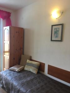 Postel nebo postele na pokoji v ubytování Guest House Evin Rai
