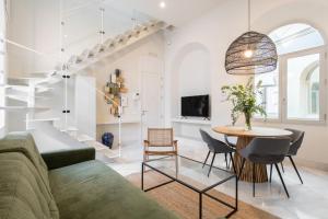 Telewizja i/lub zestaw kina domowego w obiekcie Pinar Vip Class Malaga C/Granada