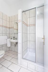 Łazienka w obiekcie Casa Naranja - Heated Pool - BBQ - Terrace - Free Wifi - Child & Pet-Friendly - 3 bedrooms - 6 people