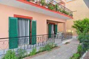 A balcony or terrace at Seaside Villa Alexandra,Acharavi.