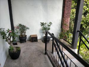 גינה חיצונית ב-Kendang Kempul Hostel