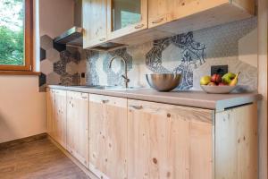 A kitchen or kitchenette at Casa al mulino