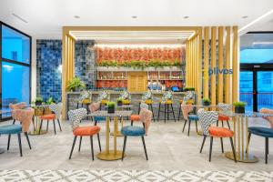 Broncemar Beach Suites餐厅或其他用餐的地方