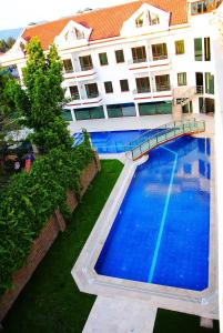 Bazén v ubytování Malahit Exclusive City Hotel nebo v jeho okolí