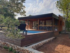 Bazén v ubytování Luxury mobile villa Melody nebo v jeho okolí