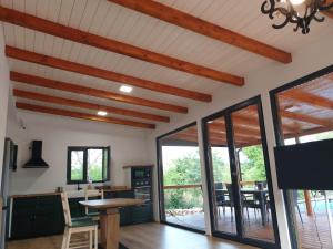 Kuchyň nebo kuchyňský kout v ubytování Luxury mobile villa Melody
