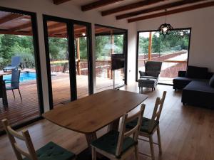 Bazén v ubytování Luxury mobile villa Melody nebo v jeho okolí