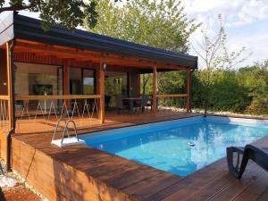 Bazén v ubytování Luxury mobile villa Melody nebo v jeho okolí