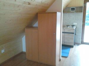 Kuchyň nebo kuchyňský kout v ubytování FLÓRA VENDÉGHÁZ A BALATONNÁL