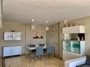 A kitchen or kitchenette at SEA & CASTILLO VIEW