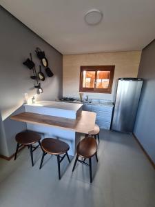 A cozinha ou cozinha compacta de Refúgio dos Coiotes
