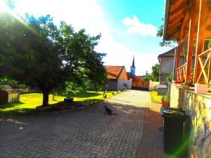 Szandra Vendégház 8191 Öskü, 6 Iskola utca kép - 2