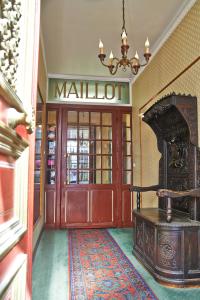 Hotel Maillot, Neuilly-sur-Seine, France - Booking.com