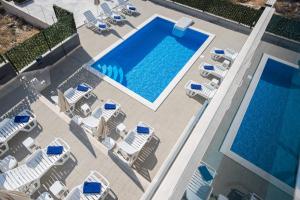 Bazén v ubytovaní Apartments BlueView alebo v jeho blízkosti