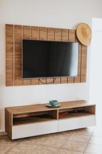 TV a/nebo společenská místnost v ubytování Kyriaki House