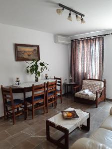 Χώρος καθιστικού στο Sunny Home II