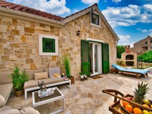 Bazén v ubytování Beach House Calendula nebo v jeho okolí