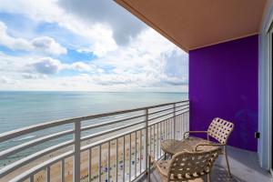 Balcon ou terrasse dans l'établissement Unit 2427 Ocean Walk - 2 Bedroom Ocean Front