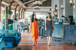 صورة لـ JW Marriott Phuket Resort and Spa في شاطئ ماي خاو