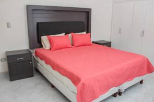 Postel nebo postele na pokoji v ubytování VILLA 2 COSTA FELIX + 37 fotografií