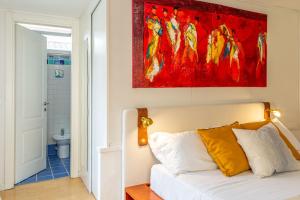 Posteľ alebo postele v izbe v ubytovaní Luxury 350 Sq Mt flat with Terrace central Trieste