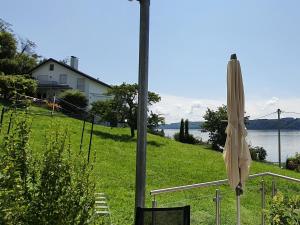 Galeriebild der Unterkunft Lupinenhotel Bodensee - Apartment mit Seeblick in Sipplingen