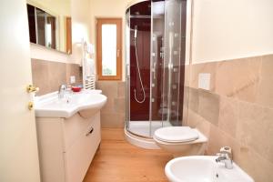 Koupelna v ubytování Albergo Da Gildo + 21 fotografií