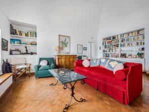 A seating area at Casa Lauro - De Vivo Realty Positano