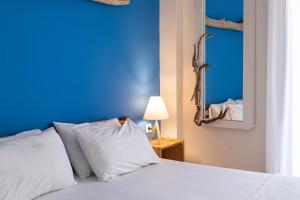Posteľ alebo postele v izbe v ubytovaní Thalassenia Studios & Apartments 3
