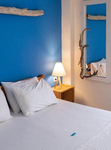 Posteľ alebo postele v izbe v ubytovaní Thalassenia Studios & Apartments 3