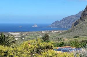 widok na wybrzeże Amalfi i ocean w obiekcie VV La Escondida w mieście Frontera