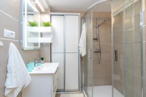 Kúpeľňa v ubytovaní Studio Apartment Paljar + 14 fotografií