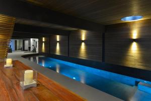 Bazén v ubytování Rêve de Saint Barth - Vue Mer - Piscine Chauffée & Jacuzzi nebo v jeho okolí