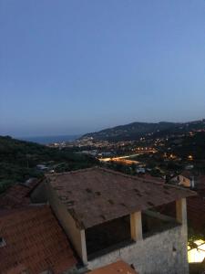 A general mountain view or a mountain view taken from the holiday home