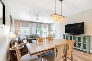 Televisyen dan/atau pusat hiburan di Coastal Bliss