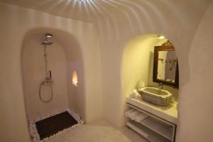 Kupatilo u objektu Lydia Cavehouse