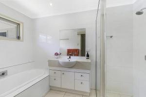 Ένα μπάνιο στο Moreton View +5 φωτογραφίες