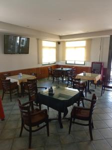 A restaurant or other place to eat at Hostal y Albergue Carpinteiras
