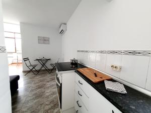 Kuchyňa alebo kuchynka v ubytovaní Fuengirola Towers