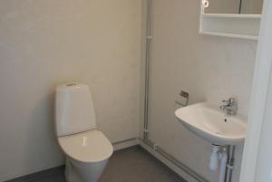 Vonios kambarys apgyvendinimo įstaigoje Kullan