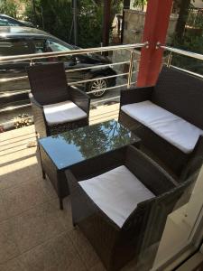 Balkón nebo terasa v ubytování Apartmani Tomovic
