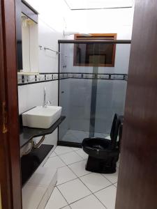 Phòng tắm tại Hospedagem Praia do Pontal, Arraial do Cabo +80 ảnh