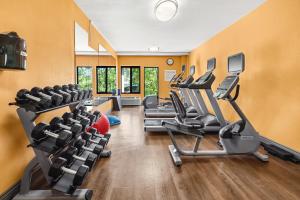 Fitness centrum a/nebo fitness zařízení v ubytování Holiday Inn Express Portland SE - Clackamas Area by IHG