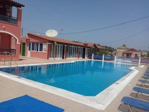 Gallery image of EKTOR APARTMENTS @SWIMMING POOL in Sidari